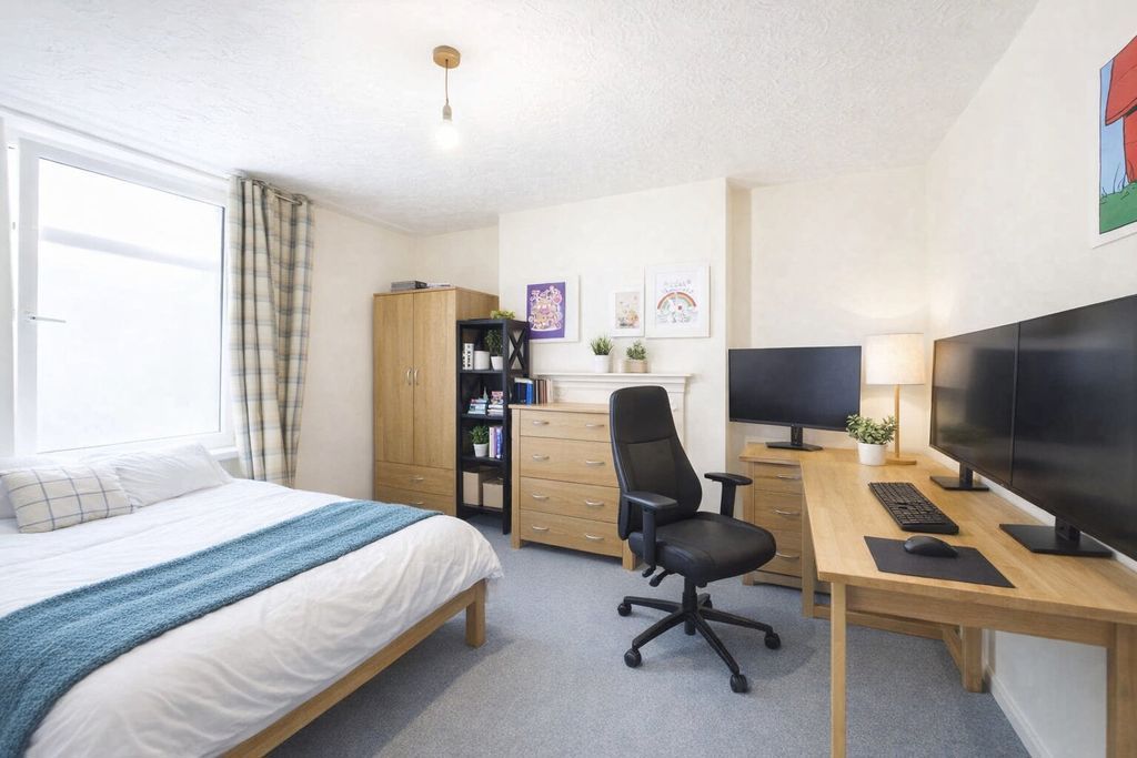 Property photo 3 of 10 Photo 13