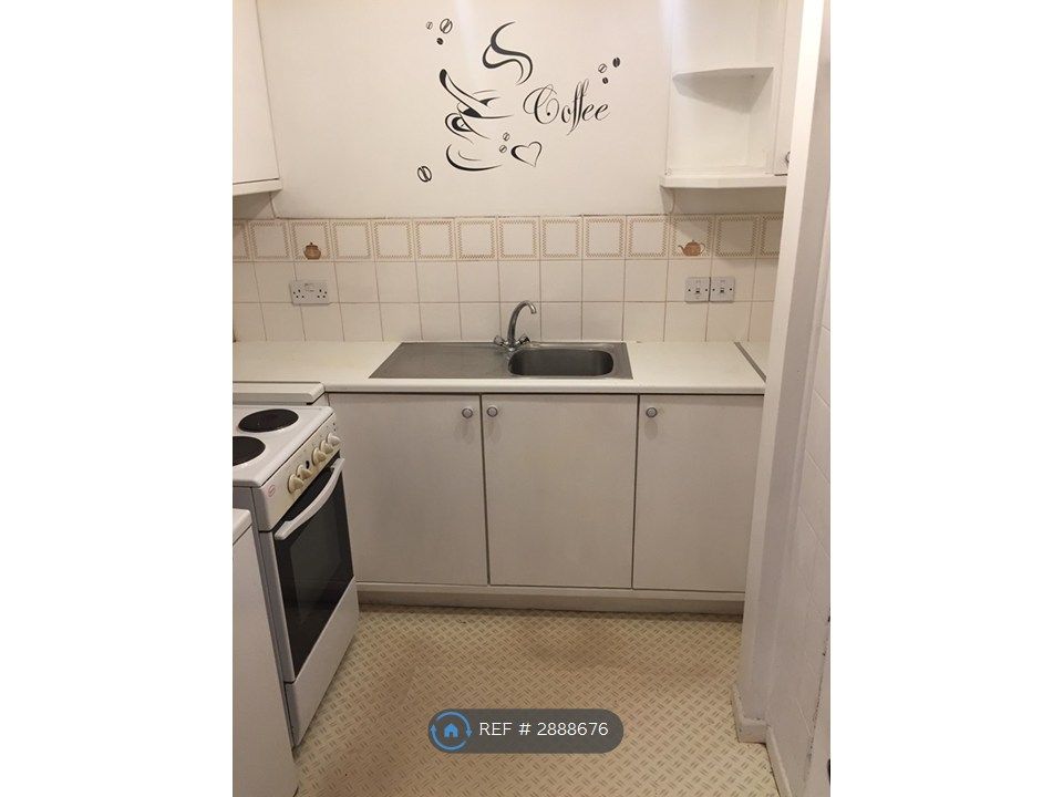 Property photo 3 of 7 Kitchen