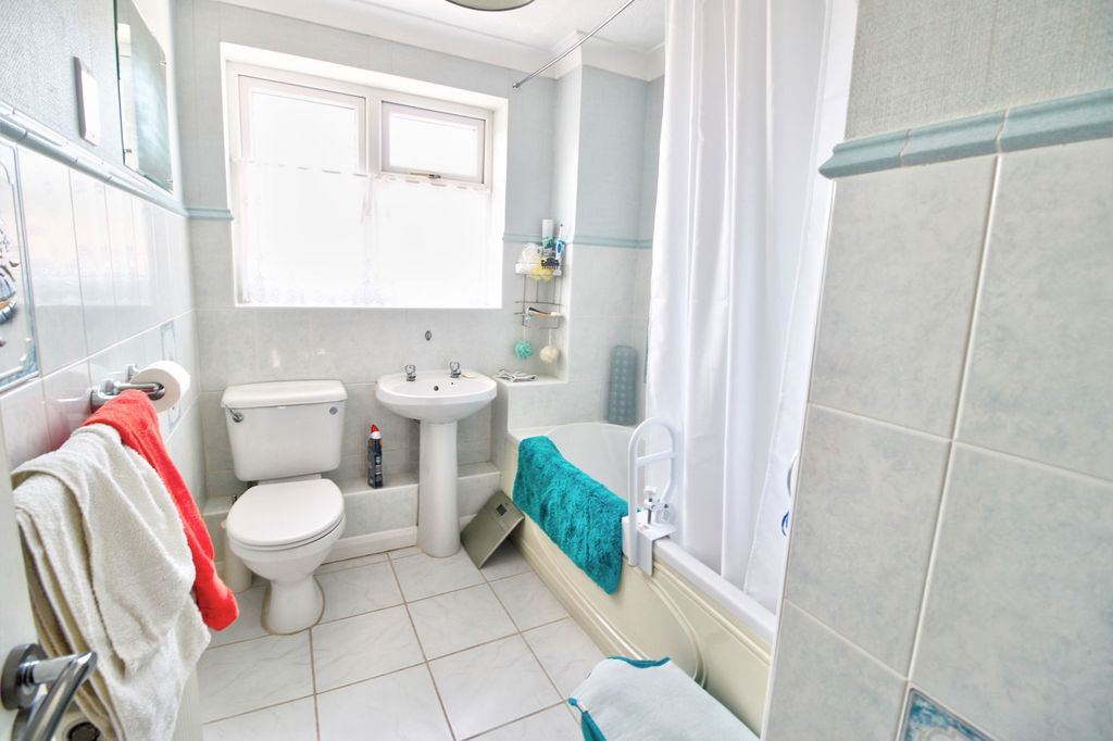 Property photo 2 of 24