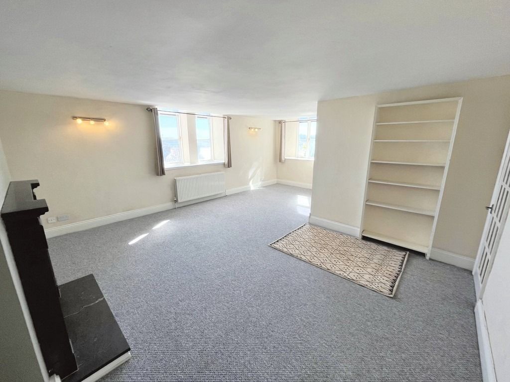 Property photo 3 of 10 5588462