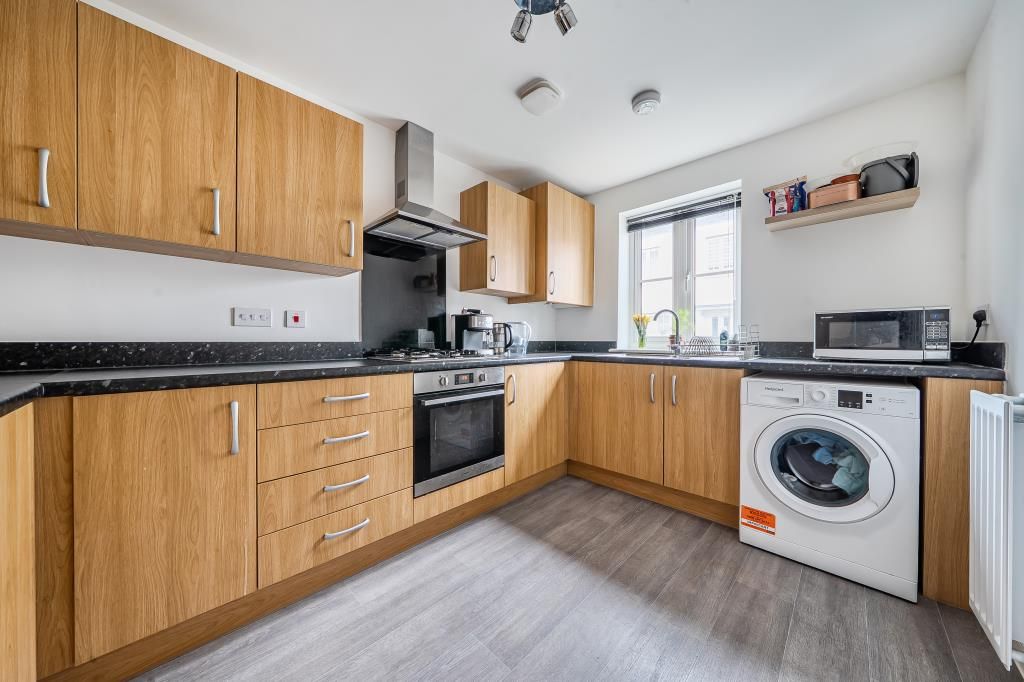 Property photo 3 of 19 Kitchen