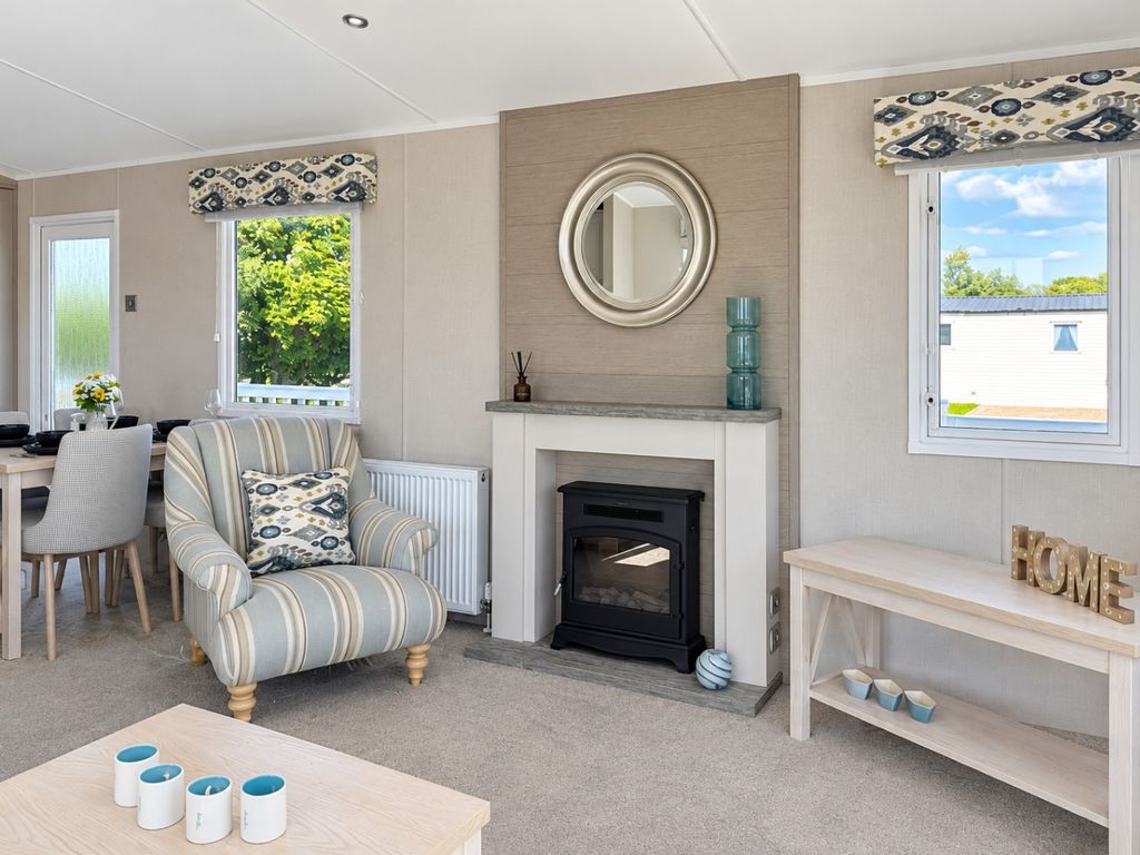 Property photo 3 of 6 4306744