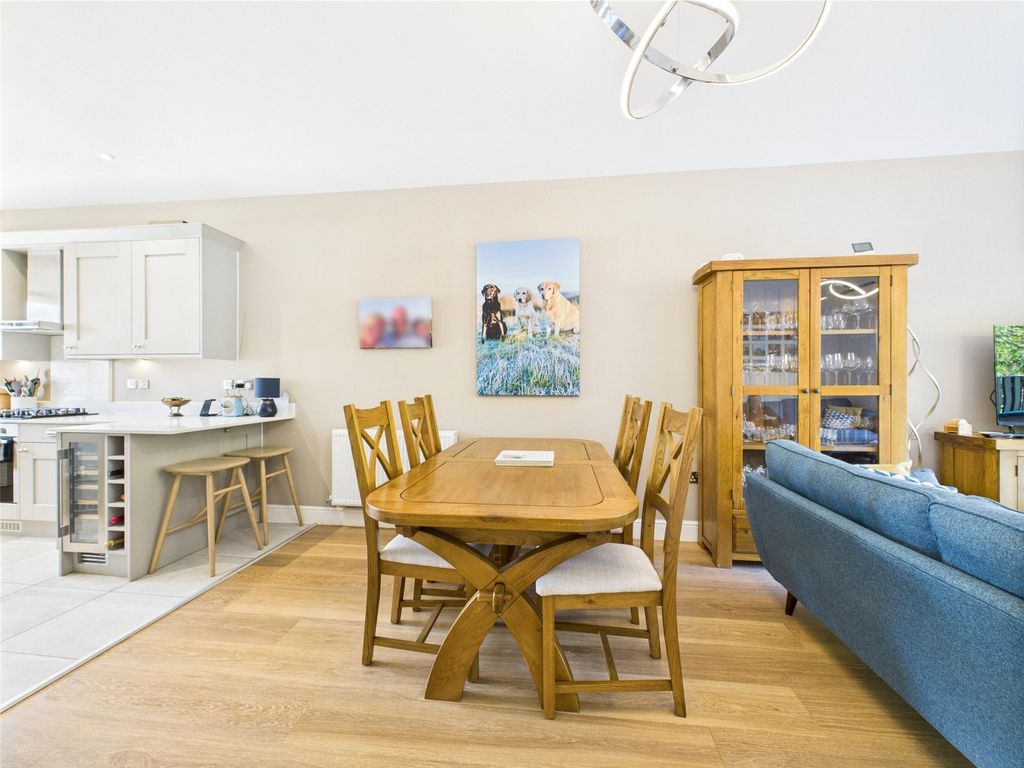 Property photo 3 of 22 Picture No. 16