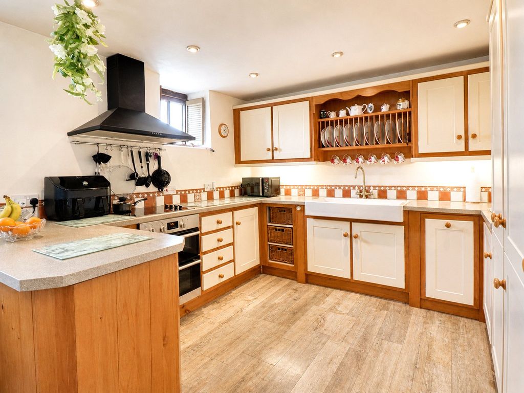 Property photo 3 of 10 3 - Picture No. 15