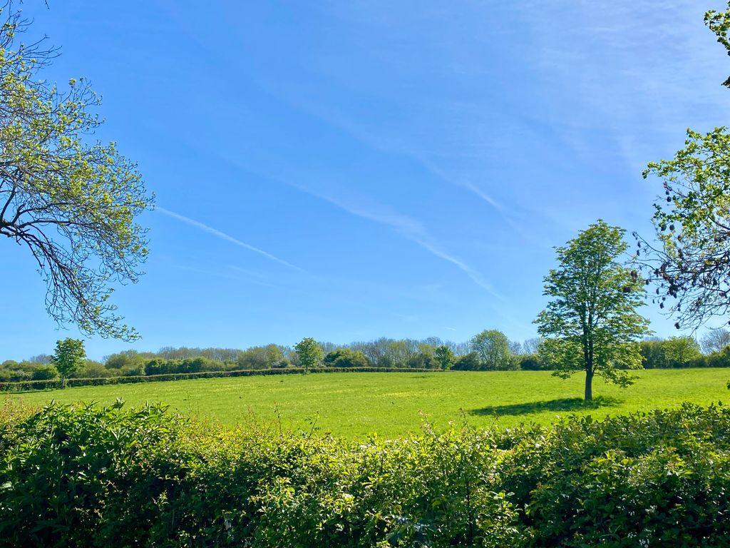 Property photo 3 of 31