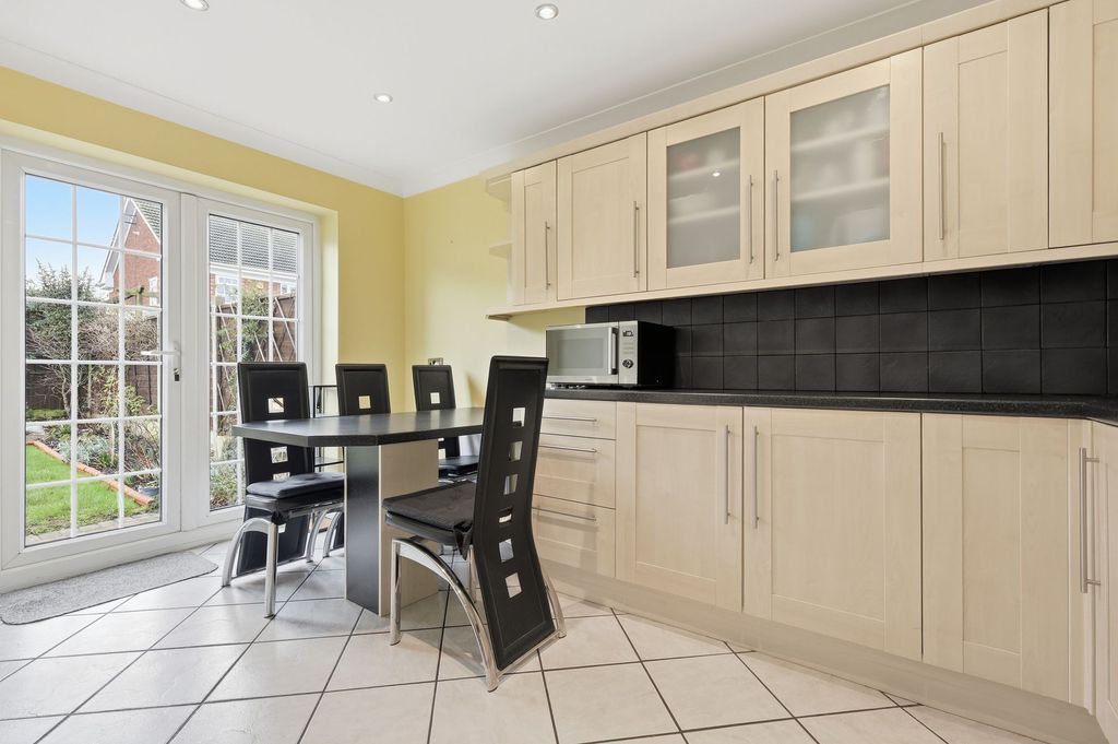 Property photo 3 of 13