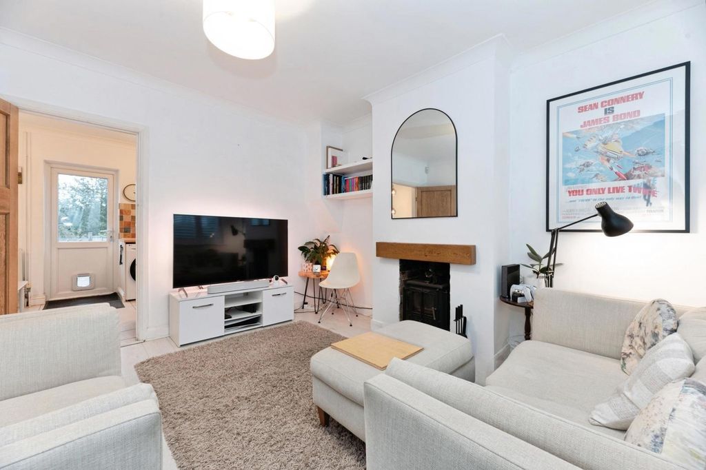 Property photo 2 of 11 Living Room