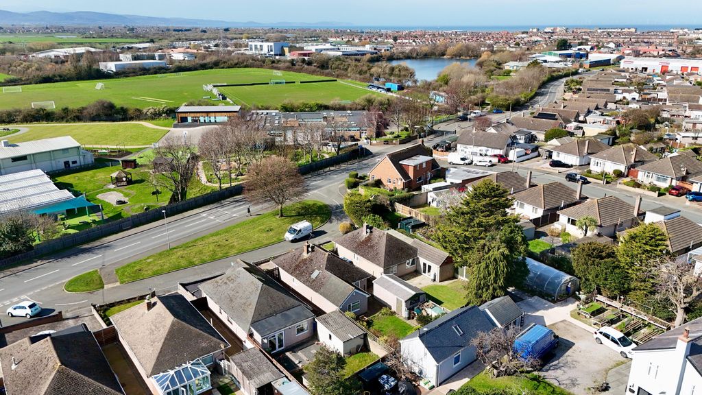 Property photo 2 of 20