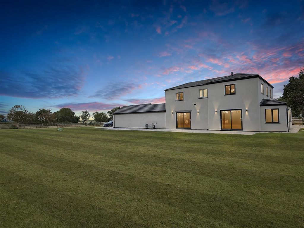 Property photo 3 of 21 Img_4942 Dp.Jpg