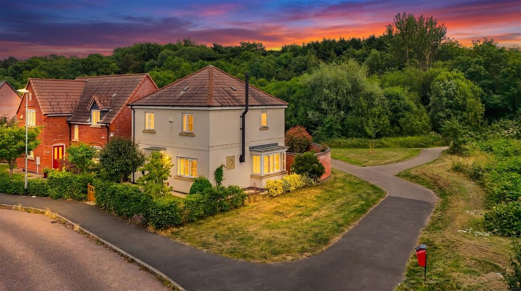 Property photo 1 of 20 Twilight.Png