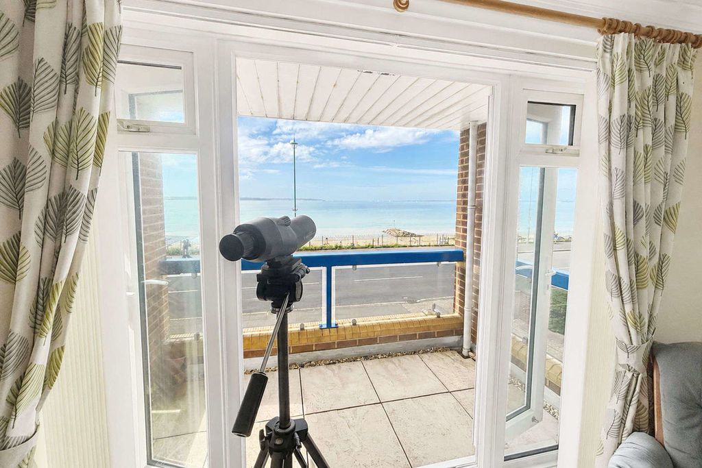 Property photo 3 of 18 Balcony