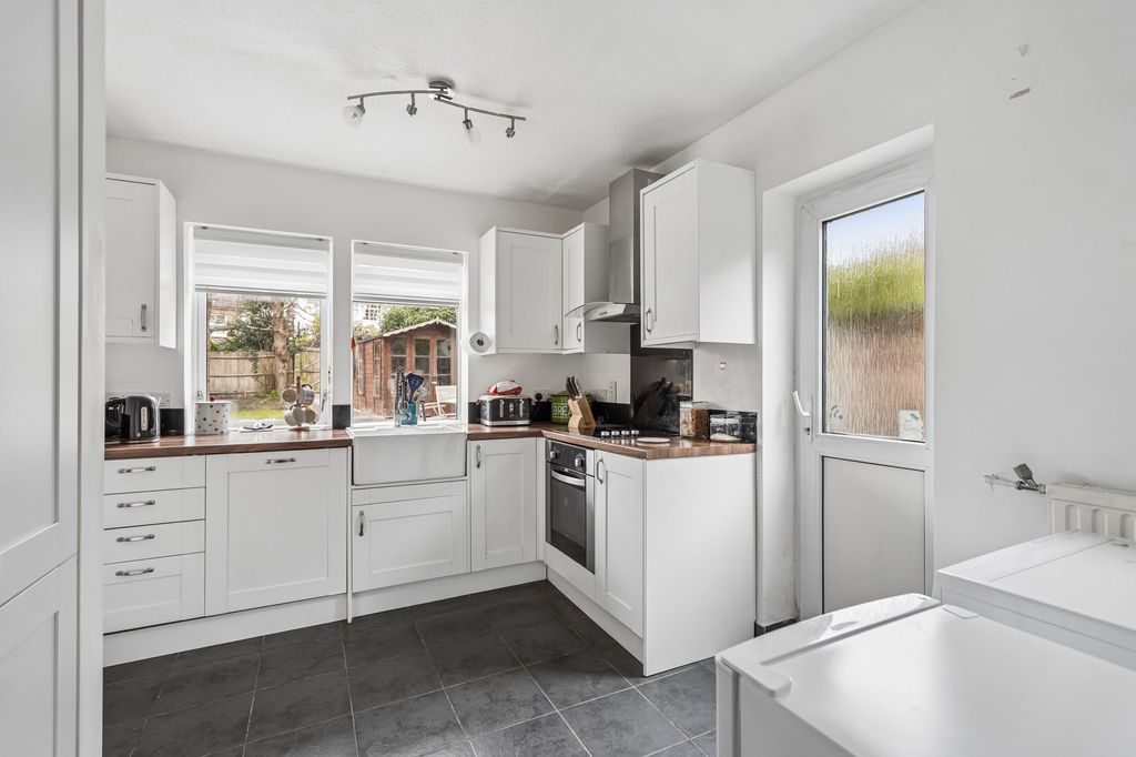 Property photo 3 of 16