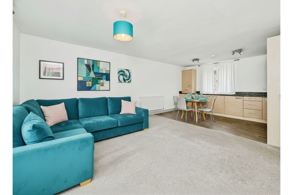 Property photo 3 of 10