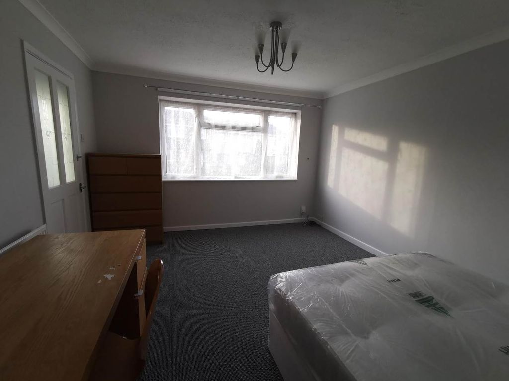 Property photo 2 of 5 Bedroom 1