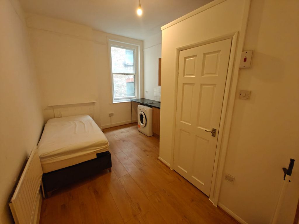 Property photo 1 of 3