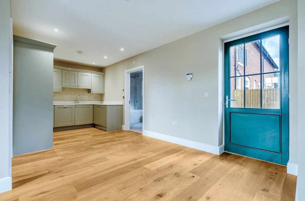 Property photo 3 of 15 1511808-10-6A9164...