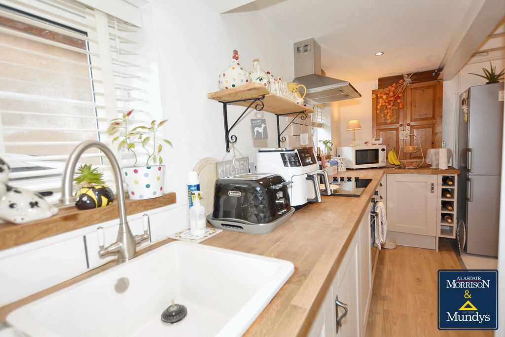 Property photo 2 of 23 Kitchen (2)