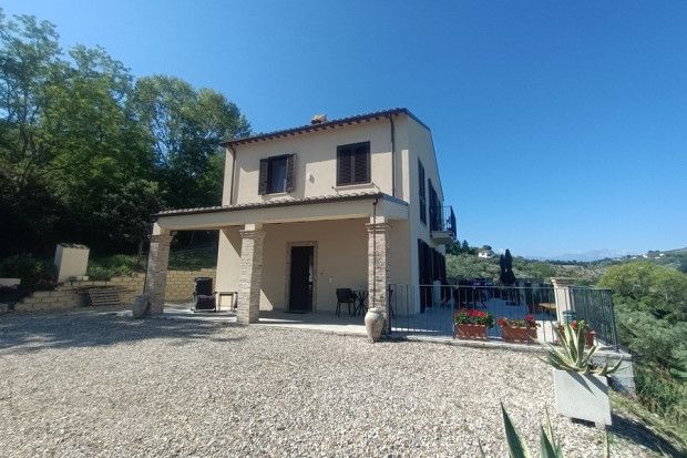 Property photo 1 of 20