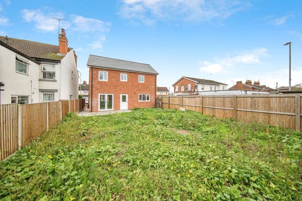 Property photo 3 of 17 Photo