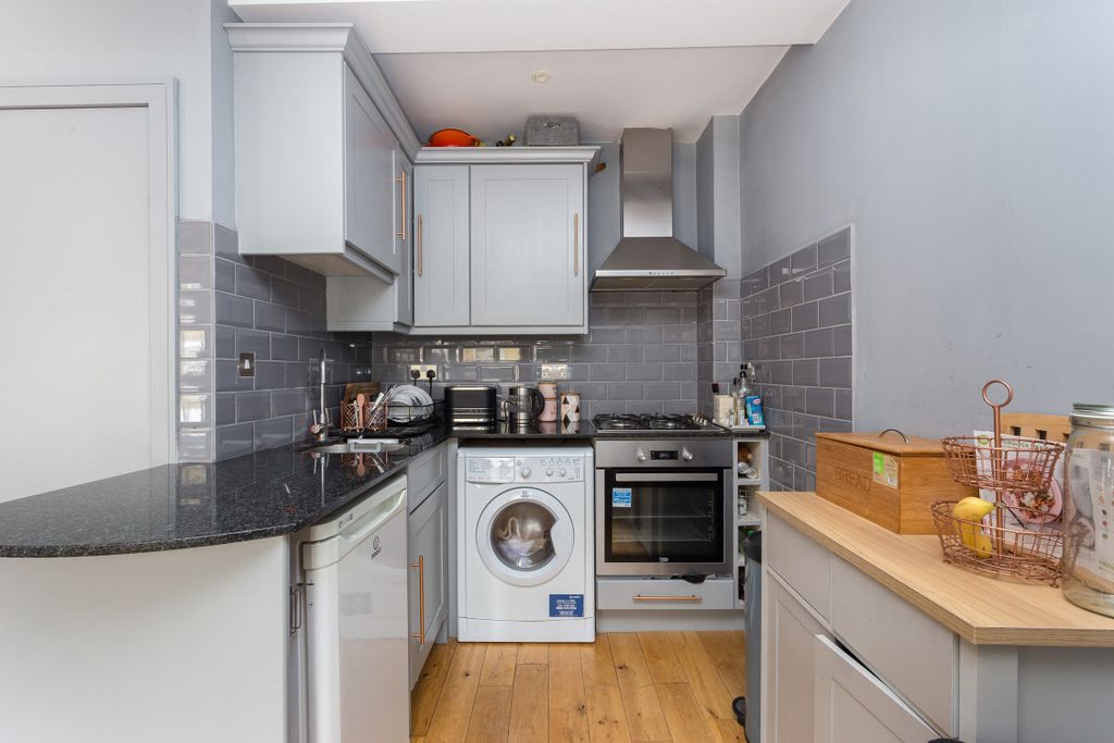 Property photo 2 of 6