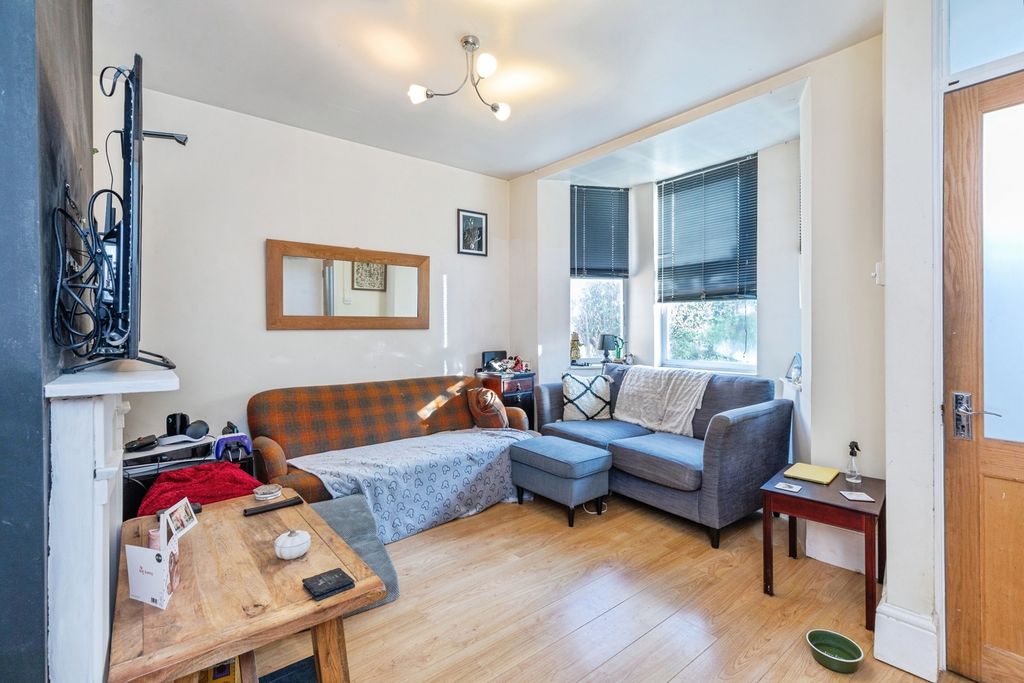 Property photo 2 of 16 Pbox-Img.Jpg