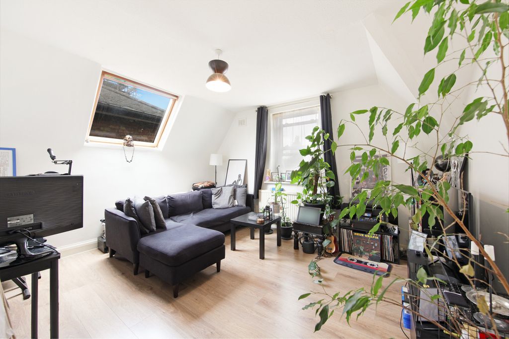 Property photo 2 of 7