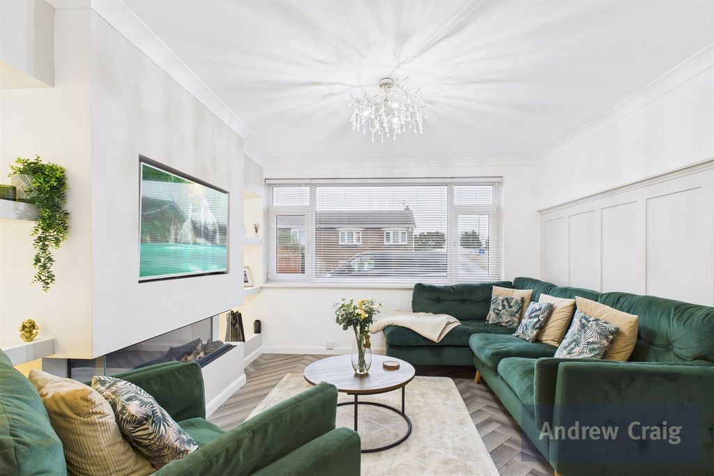 Property photo 2 of 25 Lounge