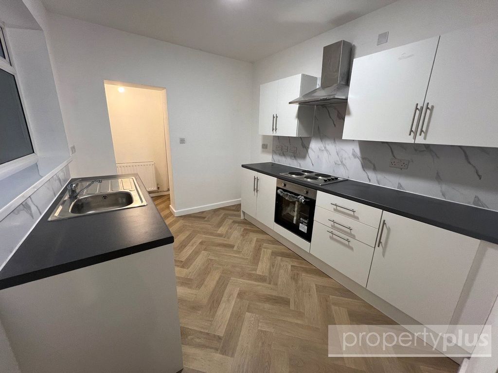 Property photo 2 of 11 Picture No. 10