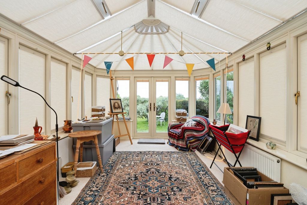 Property photo 3 of 23 Conservatory