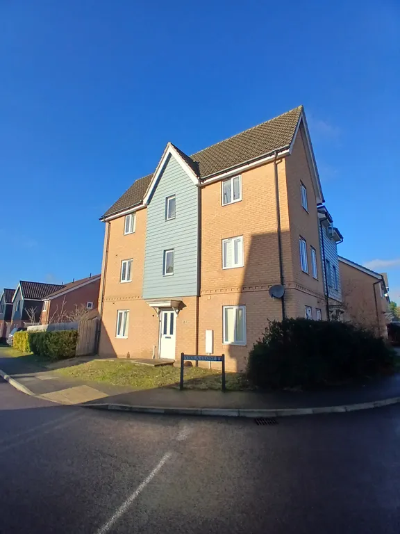 House in Norwich, Roundhouse Park, Cringleford - View 3