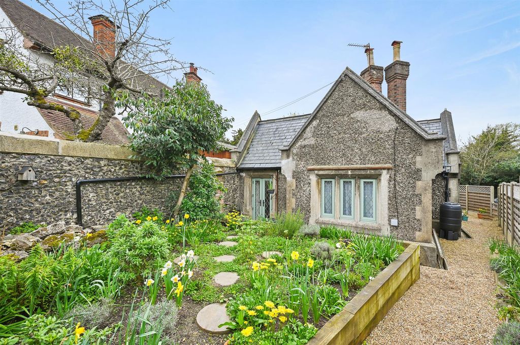 Property photo 1 of 10 Rear External Garden.Jpeg