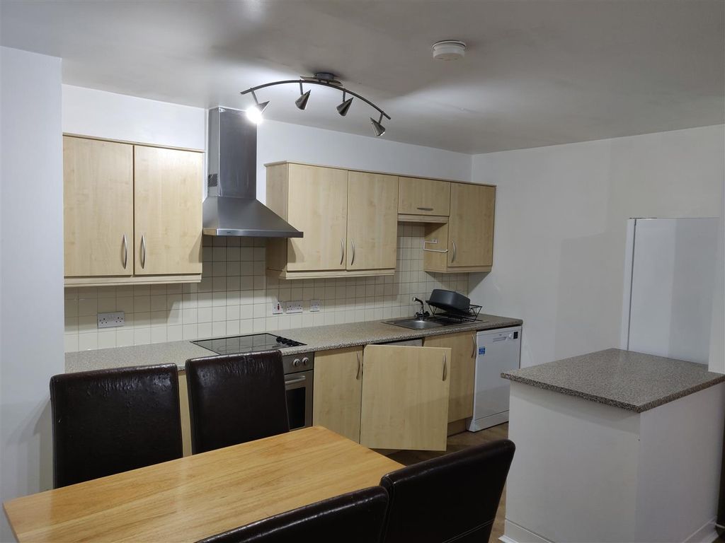 Property photo 2 of 11
