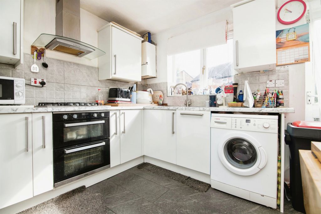 Property photo 2 of 12 Kitchen