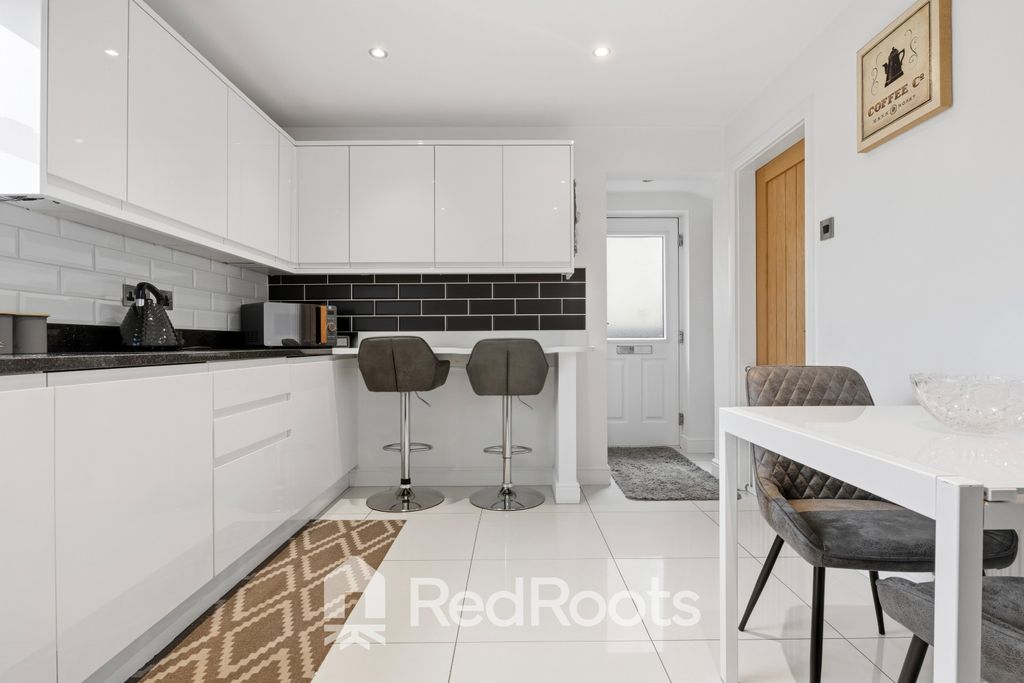Property photo 3 of 23 4857855