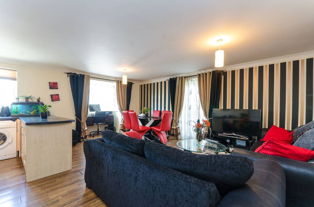 Property photo 2 of 4