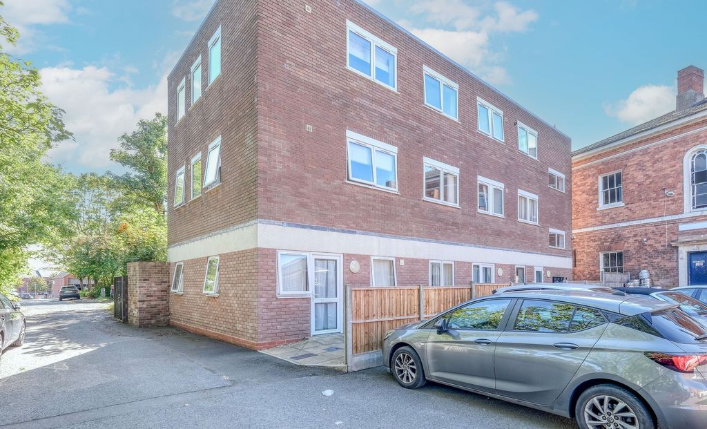 Property photo 1 of 7