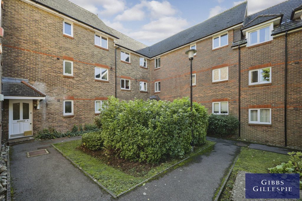 Property photo 2 of 11 2