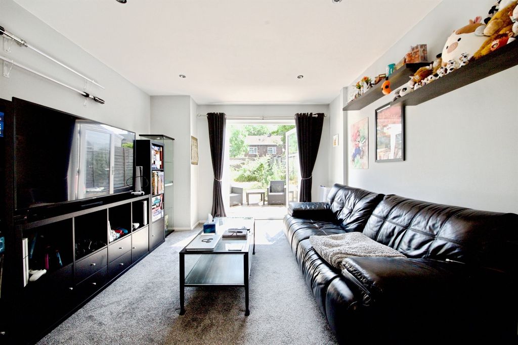 Property photo 2 of 13