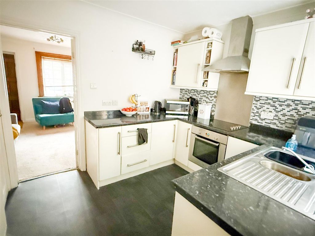 Property photo 2 of 12 Kitchen