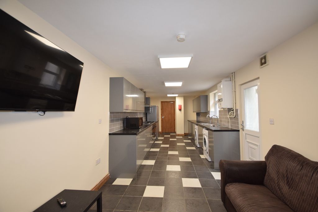 Property photo 2 of 25 Photo 2