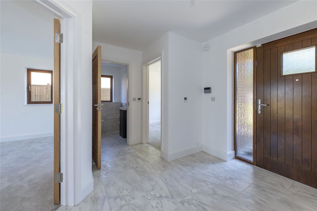 Property photo 2 of 16 Hallway