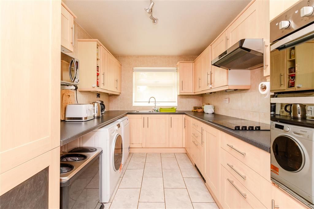Property photo 2 of 14 Kitchen