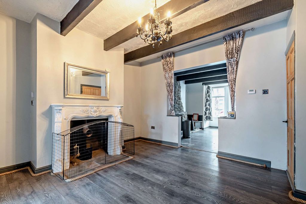 Property photo 3 of 31