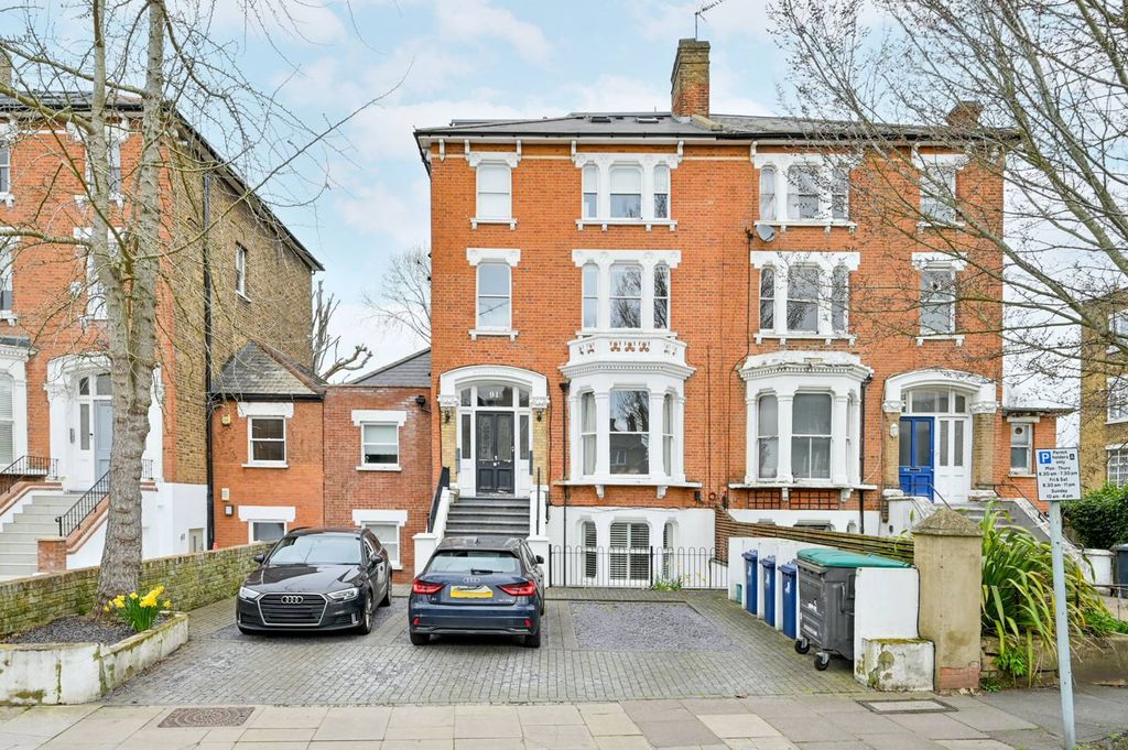 Property photo 1 of 11