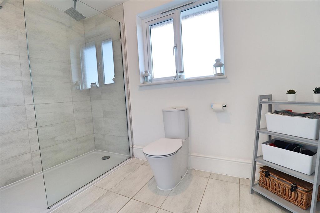 Additional image 24 of 5 bed detached house for saleHome Field Drive, Braintree CM7