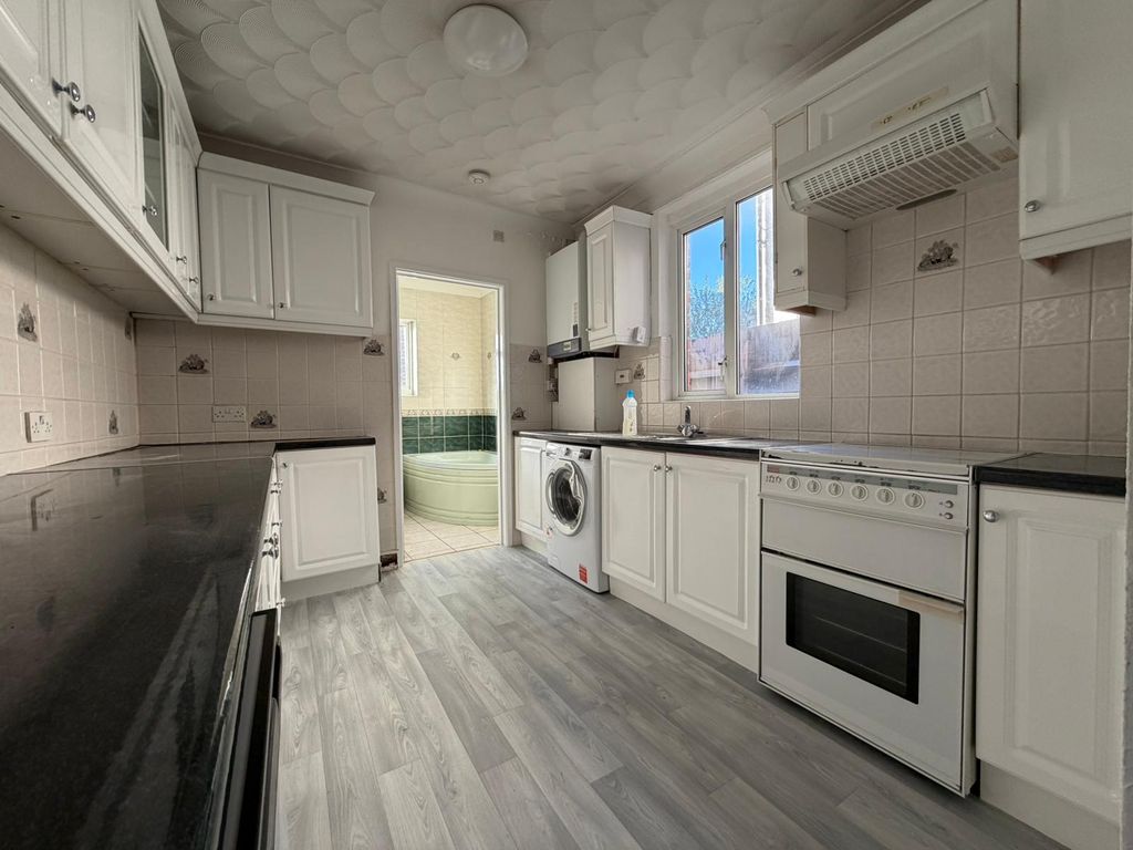 Property photo 1 of 6 Images