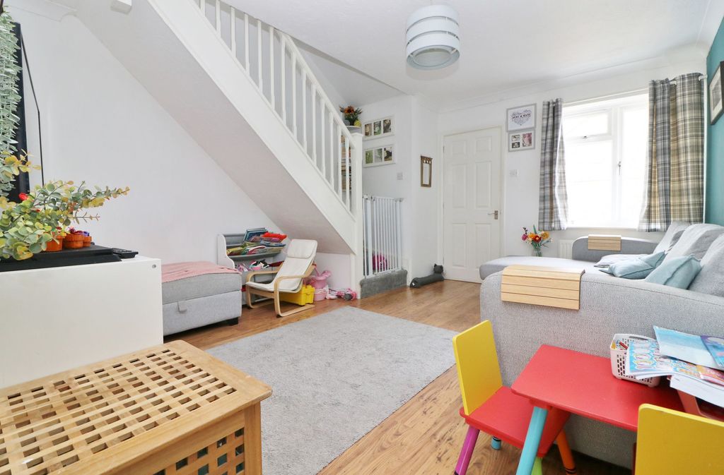 Property photo 2 of 9