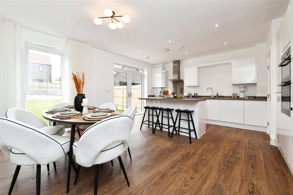 Property photo 3 of 13 Picture No. 12