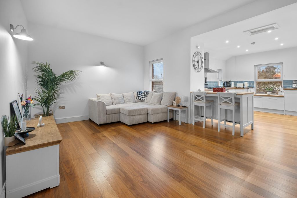 Property photo 2 of 14 Dscf0001