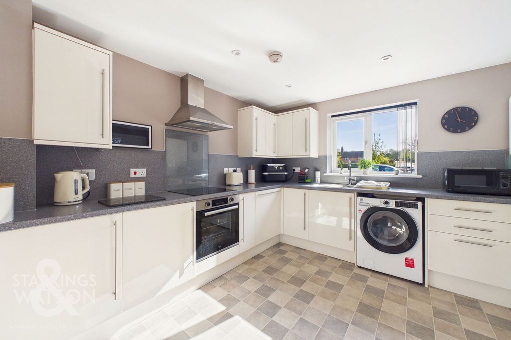 Property photo 3 of 26